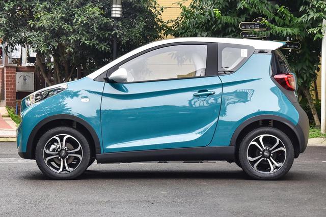 小蚂蚁：3门4座两厢车，续航301km，外观讨喜