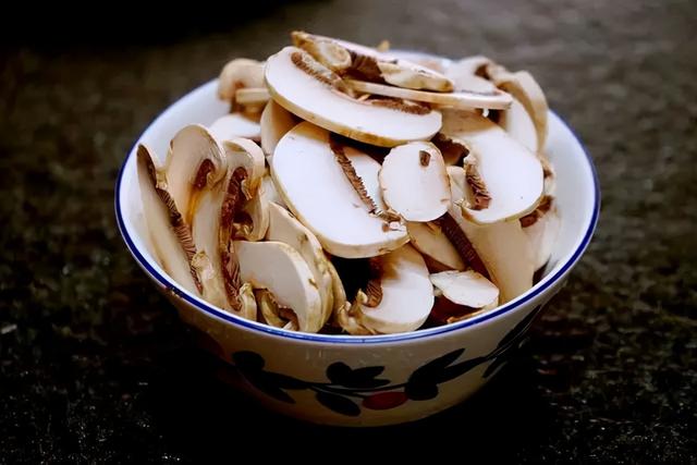 多吃这些远离秋季抑郁症（秋季SAD），附食谱