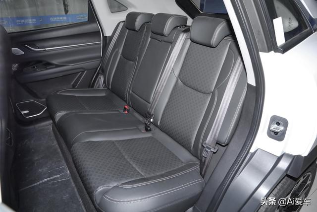 续航超500km，2米83轴长快充家用SUV，好养便宜，实拍奇瑞大蚂蚁