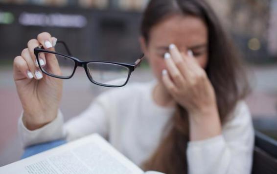 如果你有这5种症状，说明你该养肝了，常见三种中药教你养肝