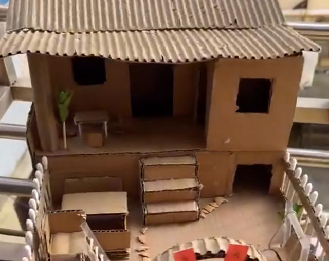 河南一宝妈用废纸壳做亲子手工，成品让网友惊呼：这个绝对是王炸