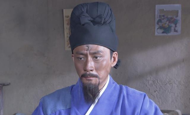 包拯在60岁寿宴上感叹膝下无子，儿媳却突然下跪说：这是您儿子