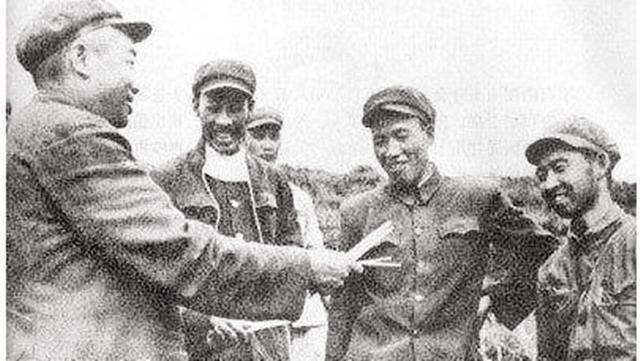 林罗组建10纵 梁兴初不当副职 一看部属名单 师长全是老资历 全网搜