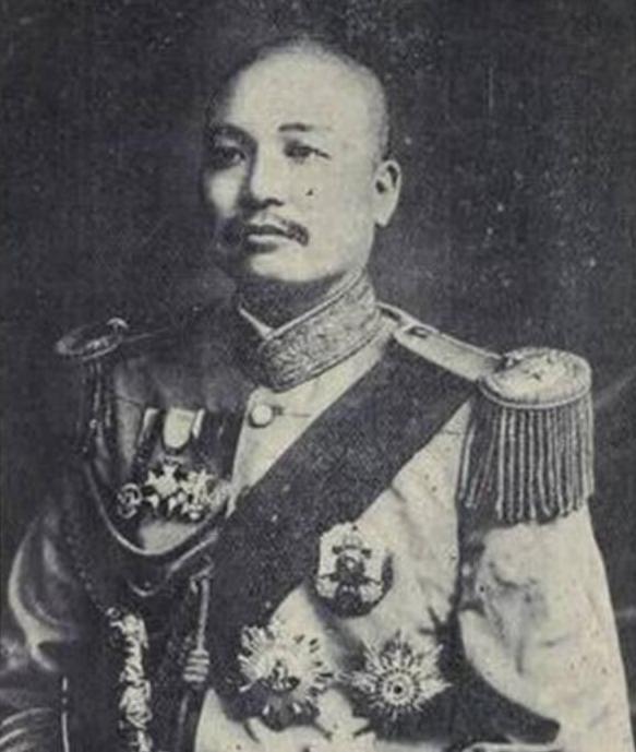 听闻军阀信命和风水，贺龙心生一计，单枪匹马会敌，成功劝敌倒戈