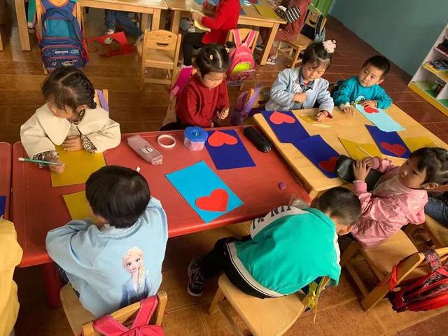 「童心筑梦 喜迎国庆」榆树幼儿园庆国庆手工制作活动