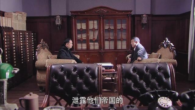 涩谷三郎:《悬崖》：从隐藏的细节里，看穿日军侵略者的暴行和丑恶嘴脸