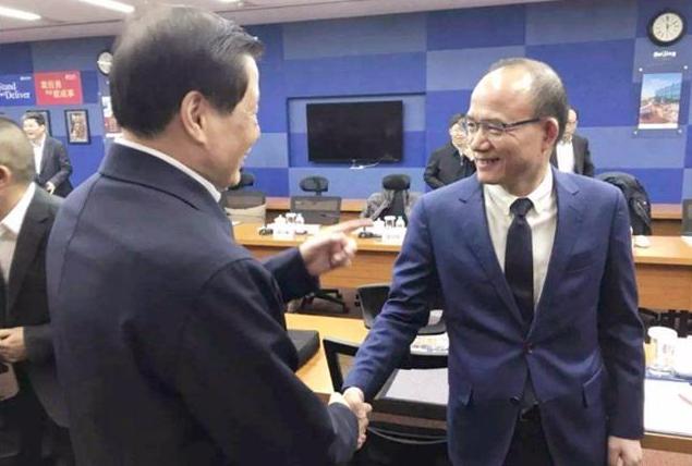 复旦老师下海创业，用4万本金逆袭成上海首富，娶著名女主持为妻