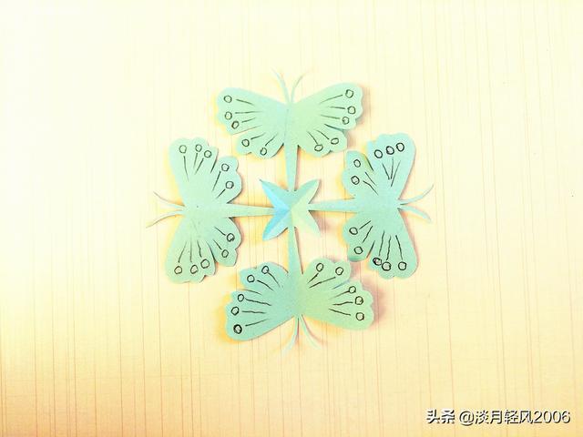 幼儿手工，用一张正方形纸剪四个蝴蝶，好学又好看