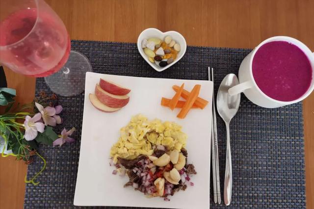 肚子饱了，细胞还饿着
