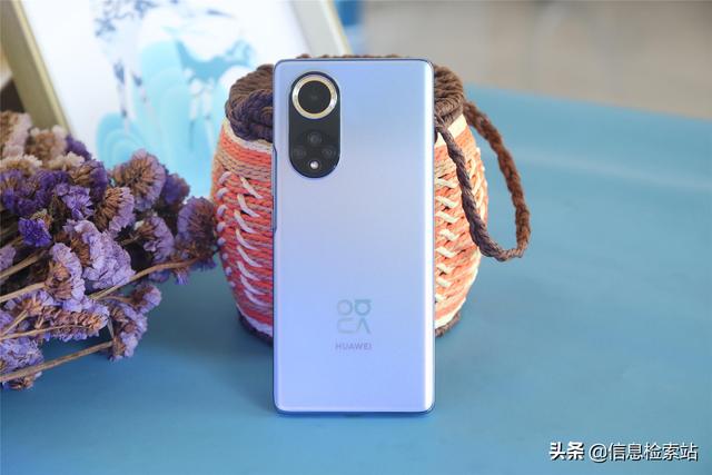 华为公司宣布，鸿蒙新机大量现货，8+256G放至2949