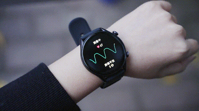 华米GTR 3 Pro智能手表来了！内置自研系统一键测量，30天超长续航