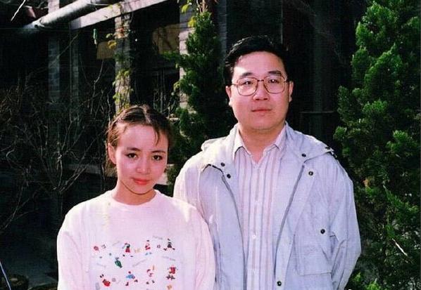 宋丹丹独子再当爹，同父异母弟弟备战冬奥会，英达偏心只爱小儿子