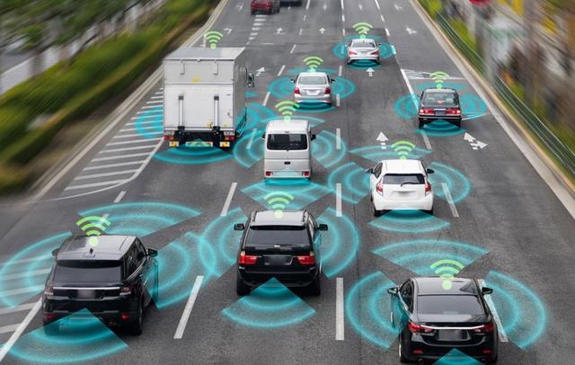 中国将造首个智慧高速，实现一边开车一边无线充电，到底有多牛？