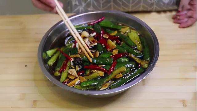 为什么过去的老人吃咸菜没事，现在的人却不让吃呢？有3点不一样