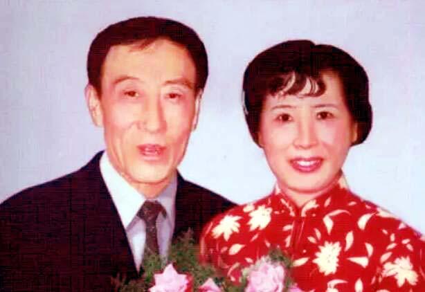 著名演员梁音 丧偶陷入悲痛 77岁时女儿撮合他与影迷再婚 太阳信息网