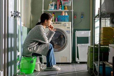 3位二胎宝妈自述：失去这3种权利，当家庭主妇10余年，不如做保姆