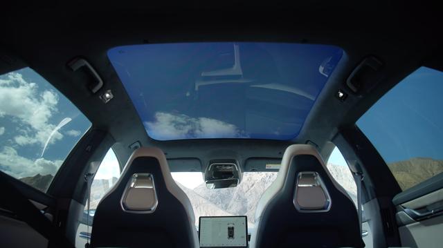 全景天幕的“天花板”应该是什么颜色？我们给“破案”了