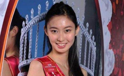从神仙颜值，到曾志伟感慨"惨不忍睹"，是谁"毁灭"了香港小姐？