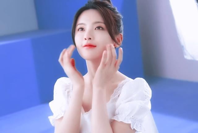 杨超越是谁(杨超越是谁怎么火的)