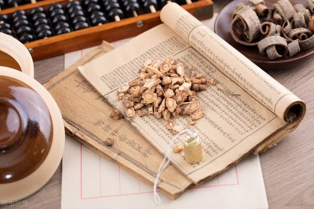 大医张仲景名方——半夏厚朴汤，化痰散结妙不可言，可治梅核气