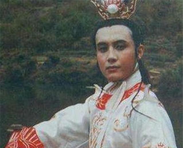万圣公主:万圣公主为何宁可下嫁九头虫，都不选小白龙你看九头虫什么出身