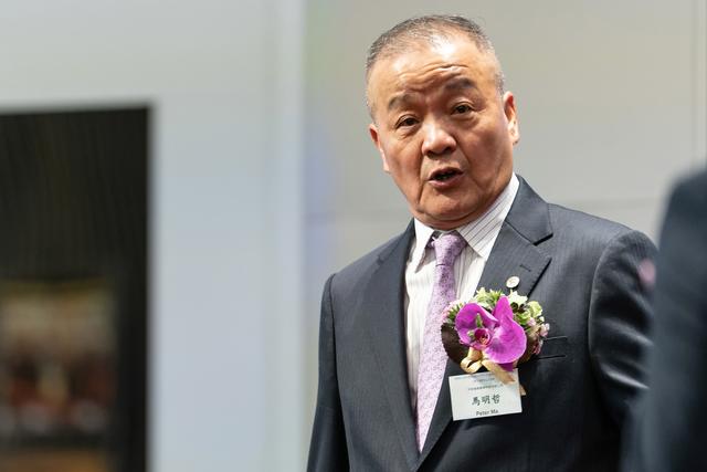香港疫情，平安捐1000万，京东捐1个亿：背后是刘强东的商业野心