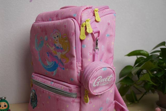 轻松背负，健康成长，给小外甥女的生日礼物——GMT for Kids小方包