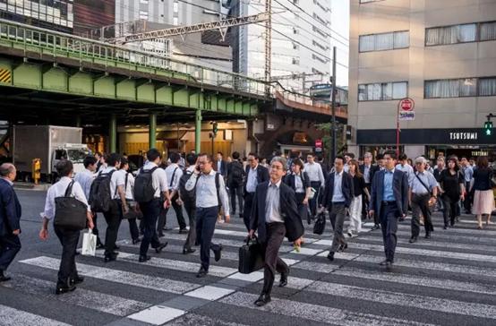 国内消费风向变了，美日几十年前也曾经历，国产崛起时机已到