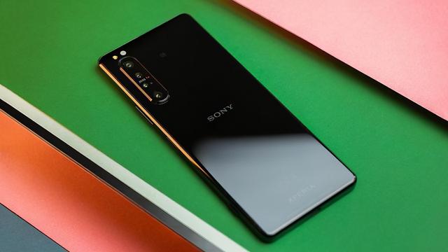 发布一年下跌2000元，12GB+256GB+4K，顶尖IP68防水旗舰濒临下架