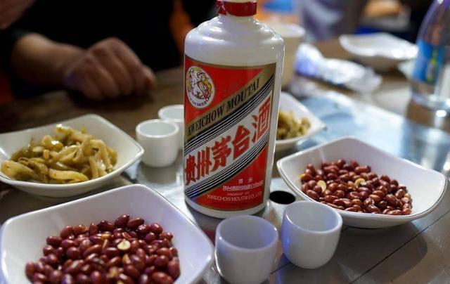 谁是中国第三大名酒，中国人过年最爱喝什么酒？新老八大名酒告诉你答案，五粮液排第三