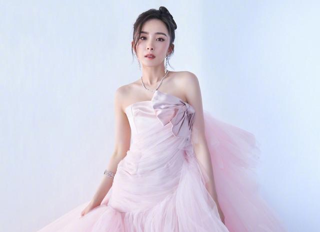 杨幂的头像(杨幂的头像图)