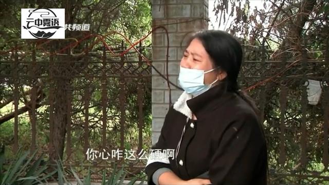 闺蜜老公把2岁孩子丢我家，未婚女孩崩溃学当妈，对孩子很是心疼