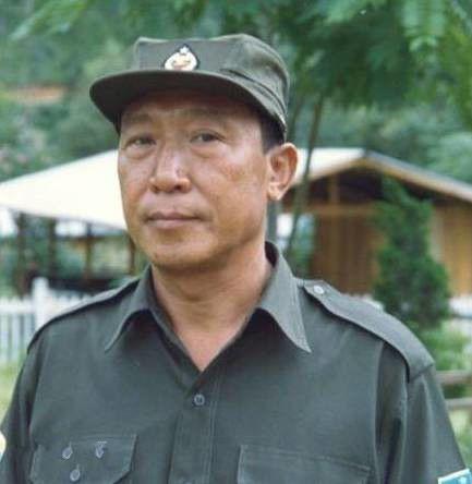 毒枭坤沙:当年有名的金三角大毒枭坤沙，到底是个什么样的人，如今去哪了