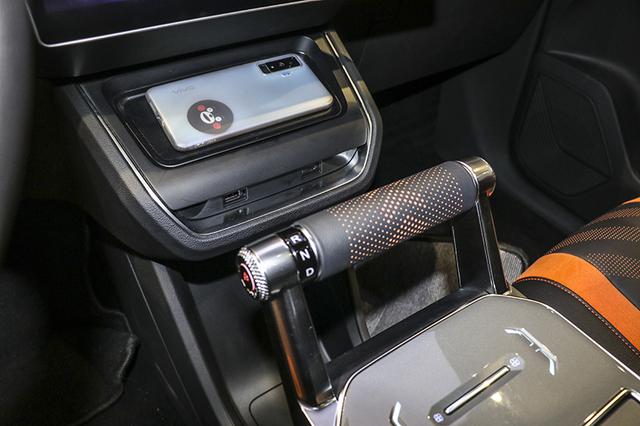 到店实拍爱驰U6 PLAY版