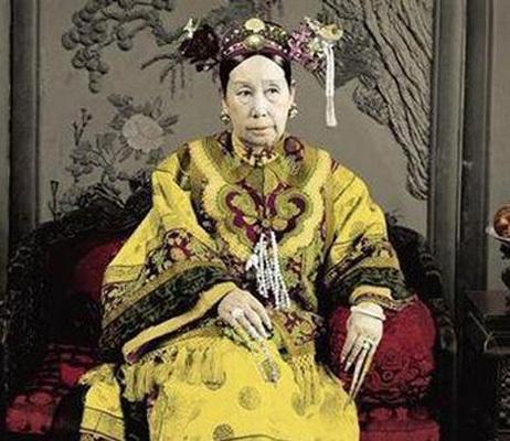 清朝的官场有多腐败，内务府的人贪污，连慈禧都不敢管