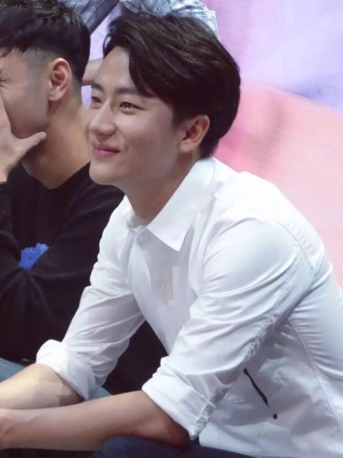 �人����ӰϷ(Ӱ�桶��õ����ǡ�·͸���·�������໴����������ƽ�����Ǳ�ζ)