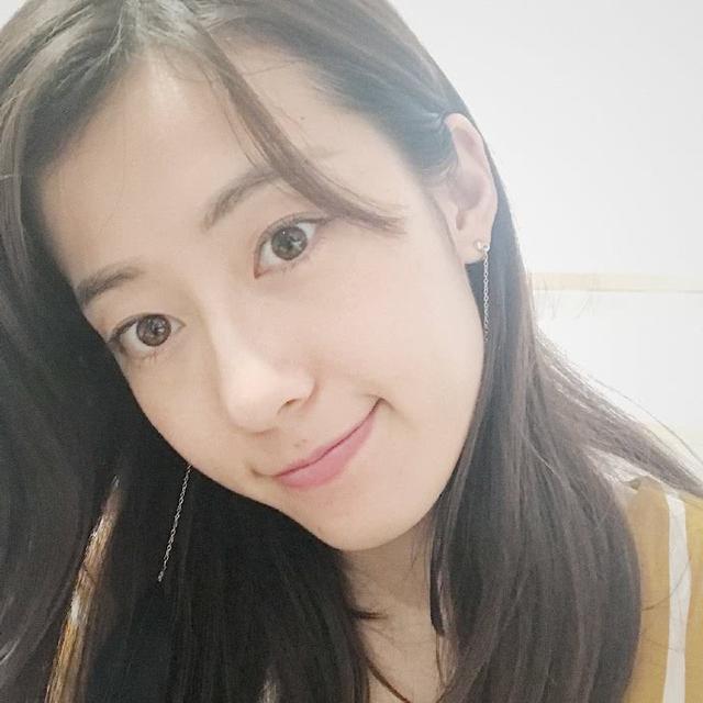 北京rng空降rng主场的主持人小姐姐找到rng主持人薇薇直播间