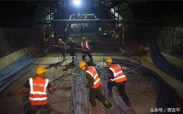 建精品工程展铁军雄风