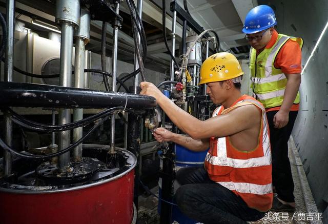 建精品工程展铁军雄风