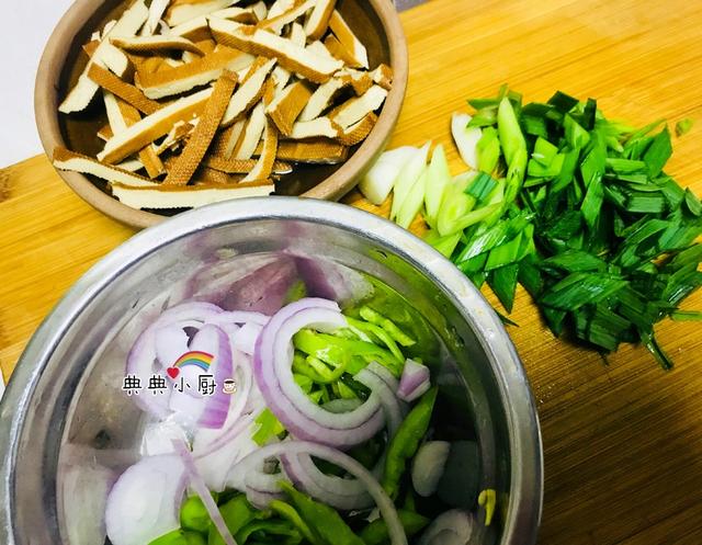色香味俱全的家常菜，假期里試著做給家人吃，超級香 美食頻道 第4张