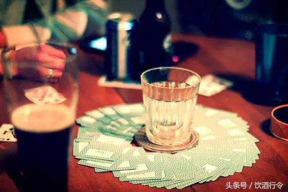 酒吧的扑克游戏(双人扑克游戏)