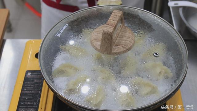 锅贴饺