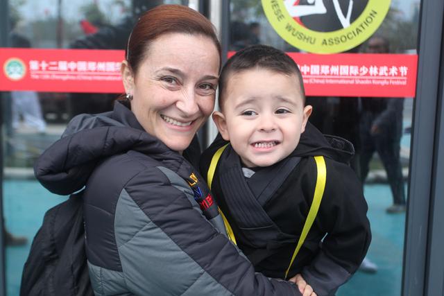 哥伦比亚2岁萌娃现身登封，成本届郑州国际少林武术节最小运动员