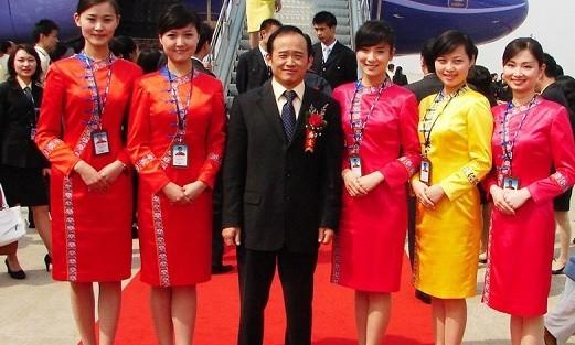 兰世立：从农村小伙变成首富，39岁身价20亿，为何会被全球通缉？