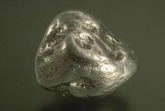 从“垃圾元素”到“爱情金属”，“铂”是怎么咸鱼翻身的？