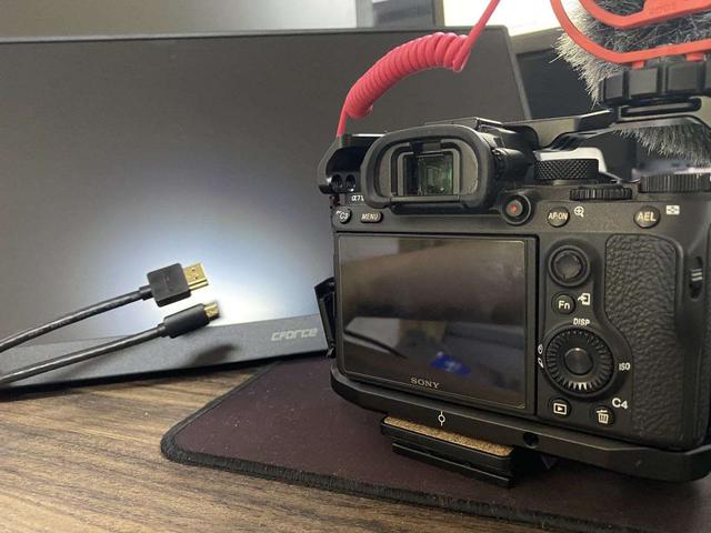 極致便攜的15.6寸4K高清便攜顯示器，CForce CF011X Pro4