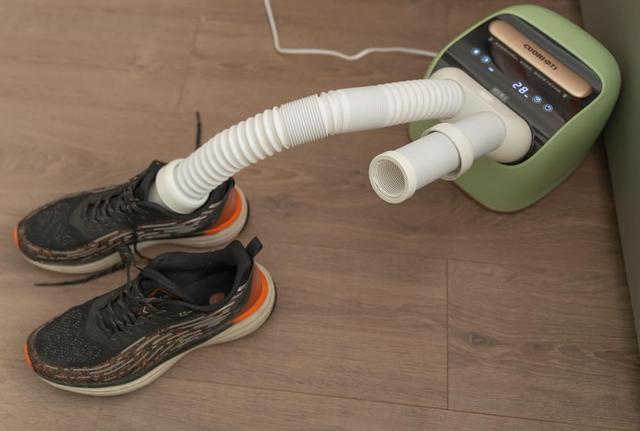 阴冷冬季给宝宝一个温暖被窝，卓力多功能烘干机体验