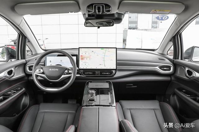 续航能力702KM，轴长2米83家用快充SUV，就是好养，实拍埃安AION  V