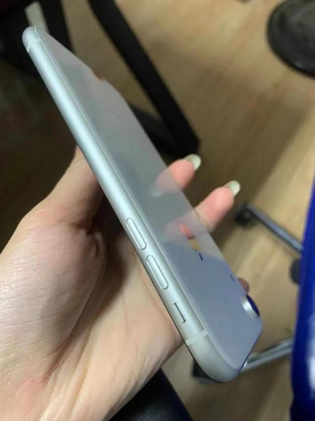 花2000多买了台苹果11，这比翻新机强多了