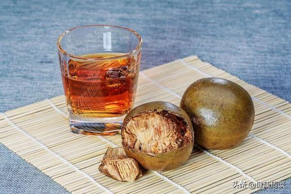 尼古丁有三大“死敌”，若戒烟难，老烟民不妨多吃，肺或许好受些